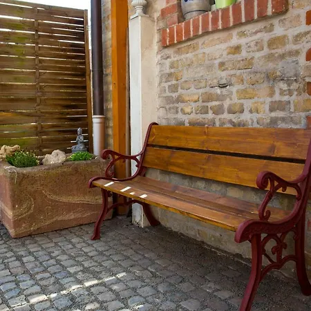 Historic Farmhouse In Apartmán *